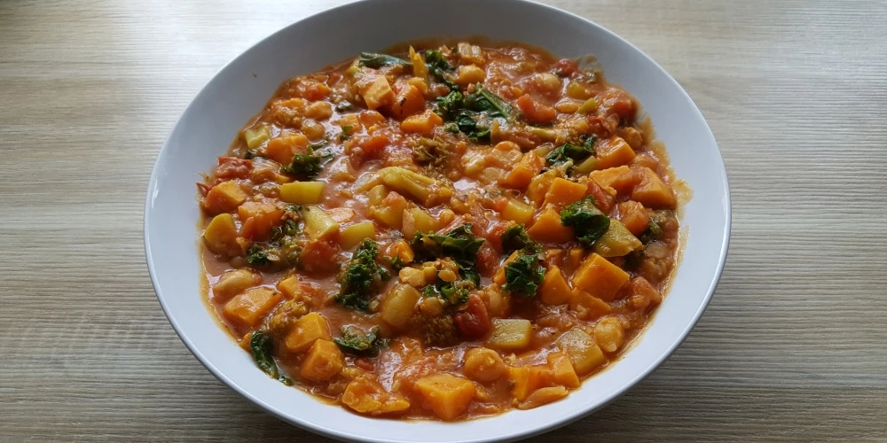 Kokosowe Curry z ciecierzycą - STG PrzepisDiety
